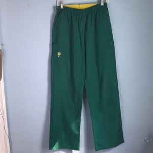 Spread good cheer! Pants scrubs Sz M